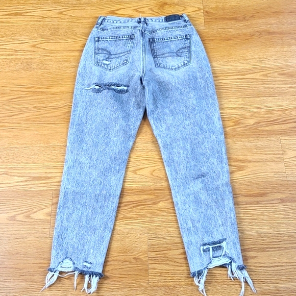 AMERICAN EAGLE 2x26 ACID WASH  GRAFITI DISTRESSED GIRLS ANKL CROPPED MOM JEANS - Picture 4 of 8